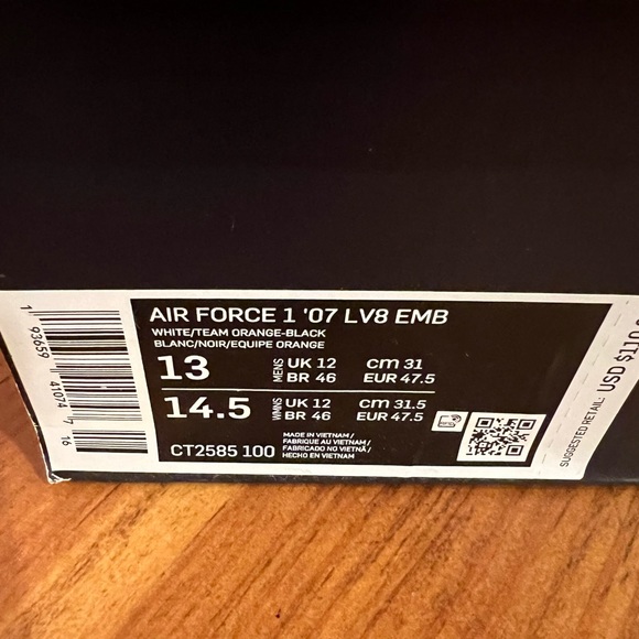 MENS AIR FORCE 1 '07 LV8 EMB. White & orange leather. - Picture 3 of 8